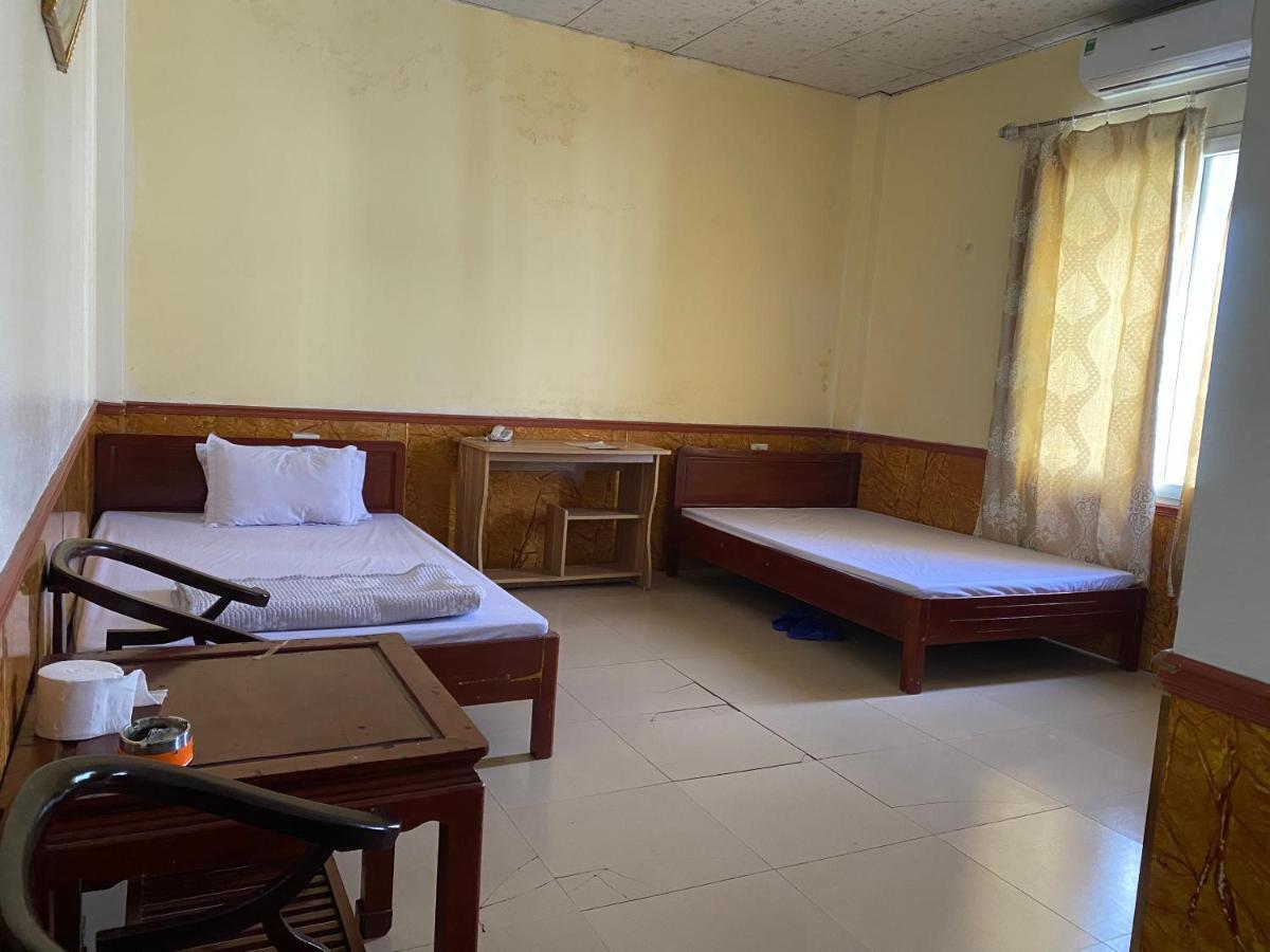 Nha Nghi Famy Hotel Mong Cai Exterior photo