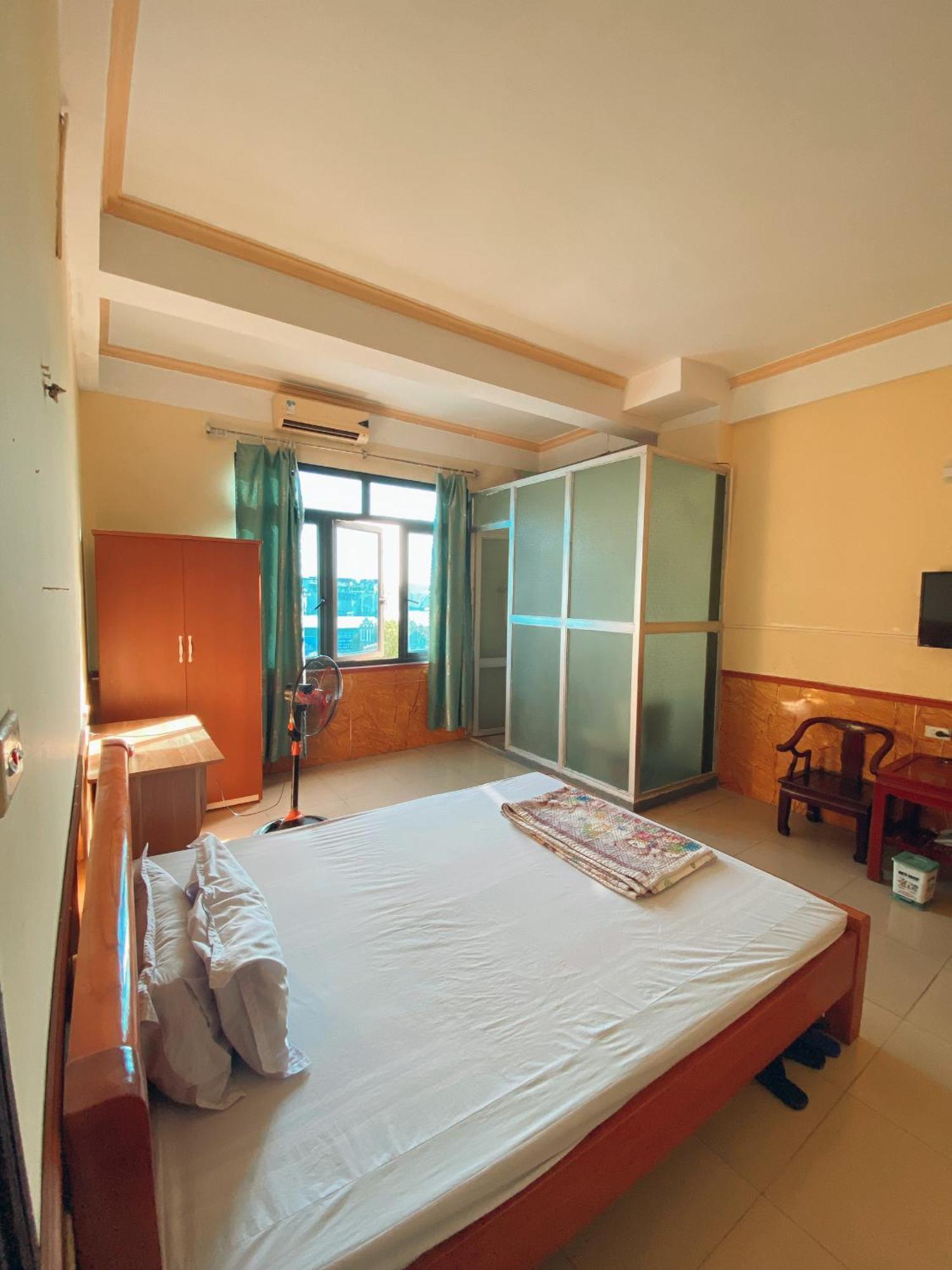 Nha Nghi Famy Hotel Mong Cai Exterior photo